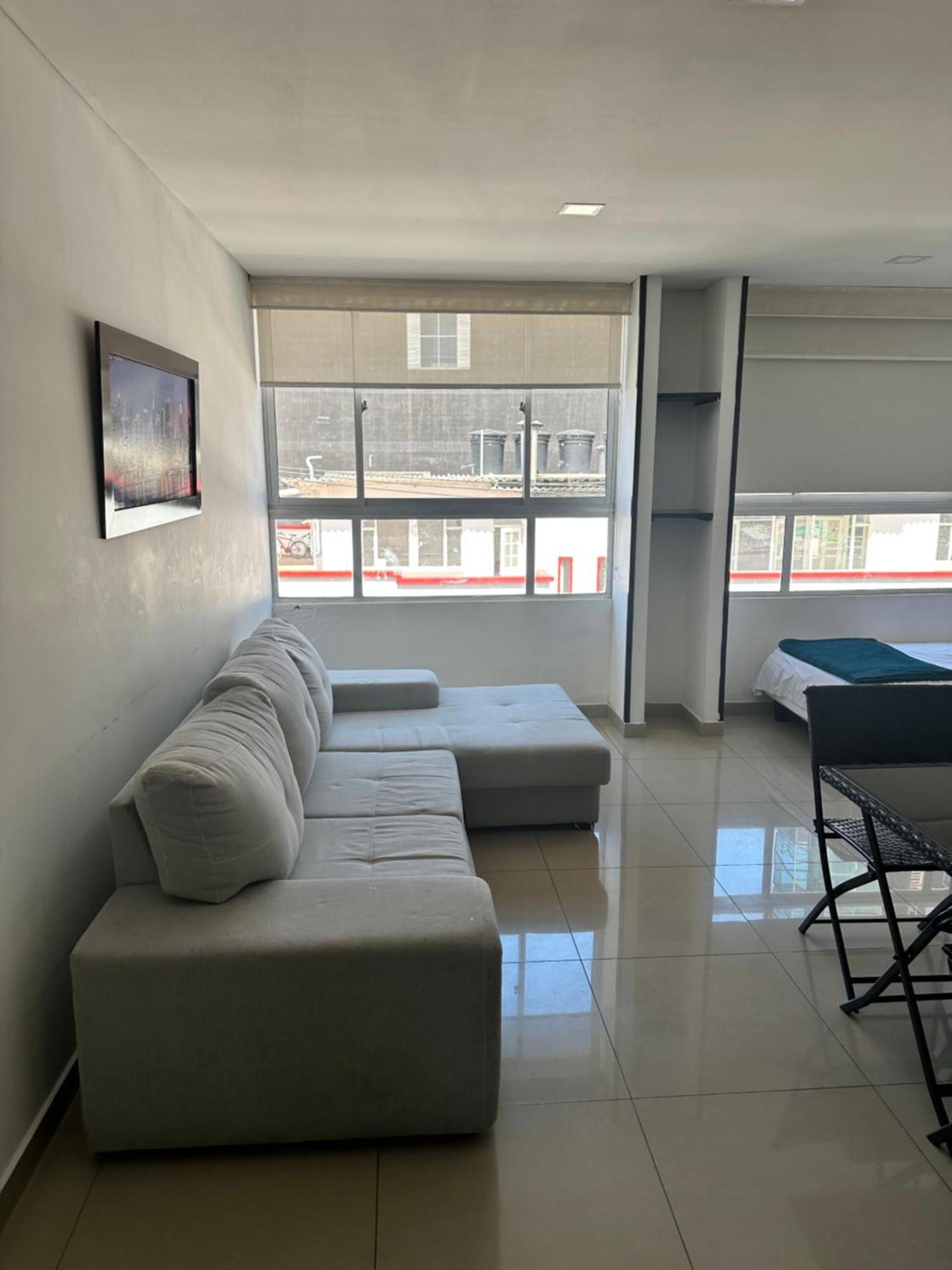 Hermoso 201 Corferias, Embajada Americana , Agora , G12 * Bogota